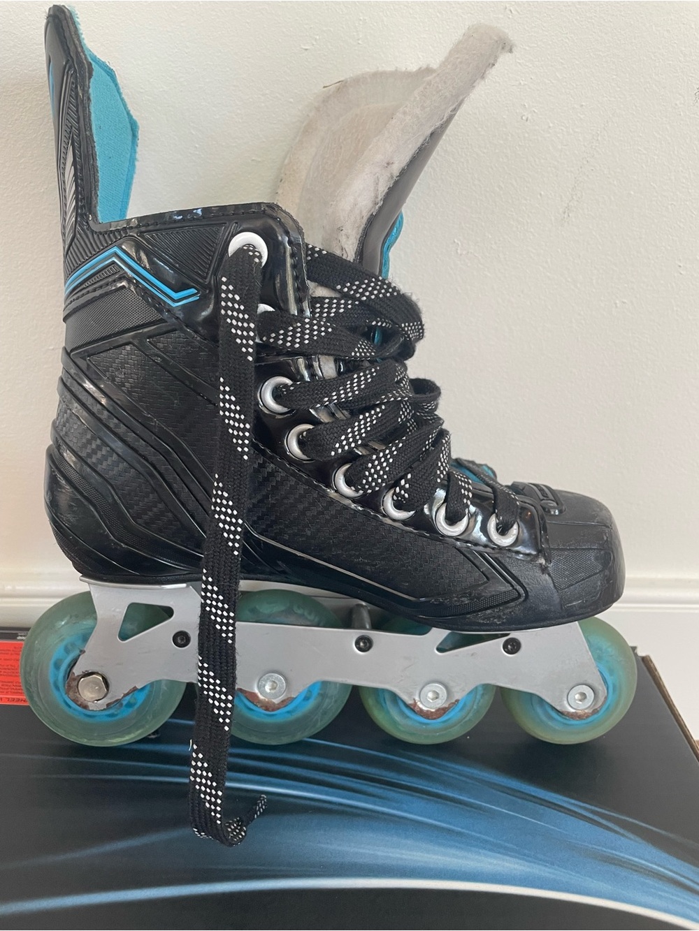 Bauer RSX Roller Hockey Skates - Youth, size 1 - Picture 6 of 12